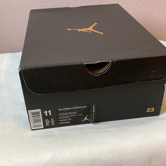 Jordan 11 Retro Low Iridescent (11) - Picture 6 of 6